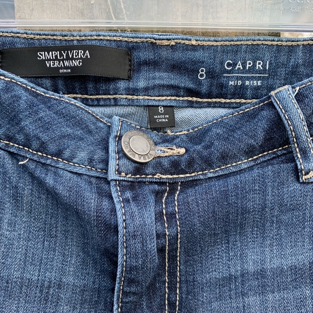 🍄 Simply Vera Wang Distressed Capri Size 8 - Picture 3 of 5